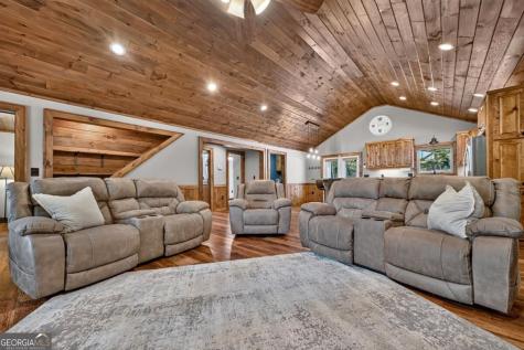 185 Pine Lane Mineral Bluff GA 30559