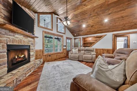 185 Pine Lane Mineral Bluff GA 30559