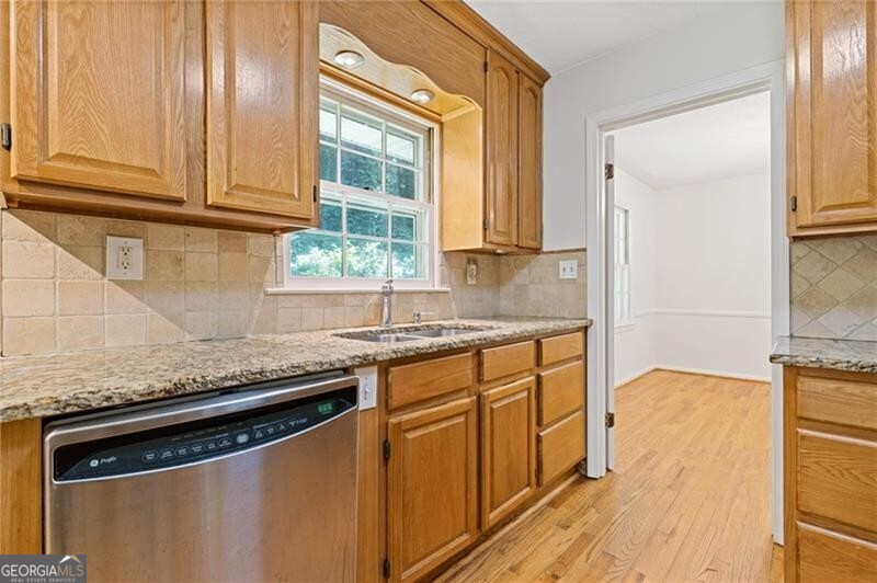 2461 Woodside Way Atlanta GA 30341