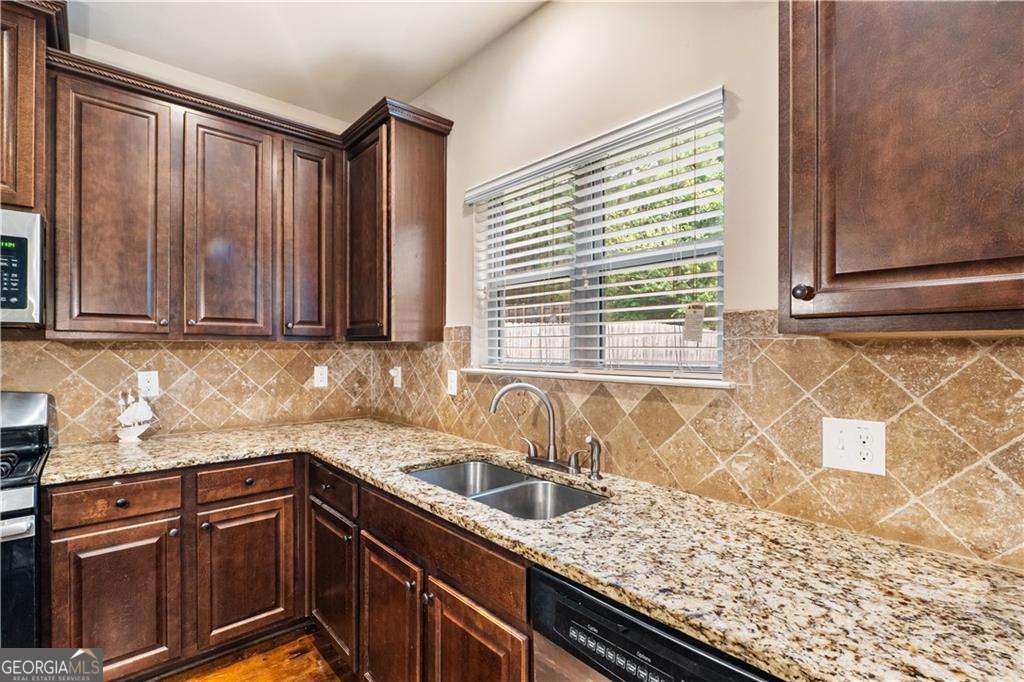 7946 White Oak Loop Stonecrest GA 30038
