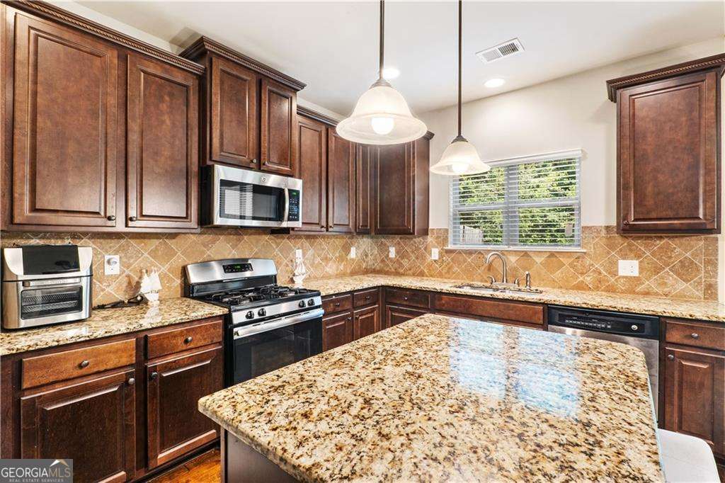 7946 White Oak Loop Stonecrest GA 30038