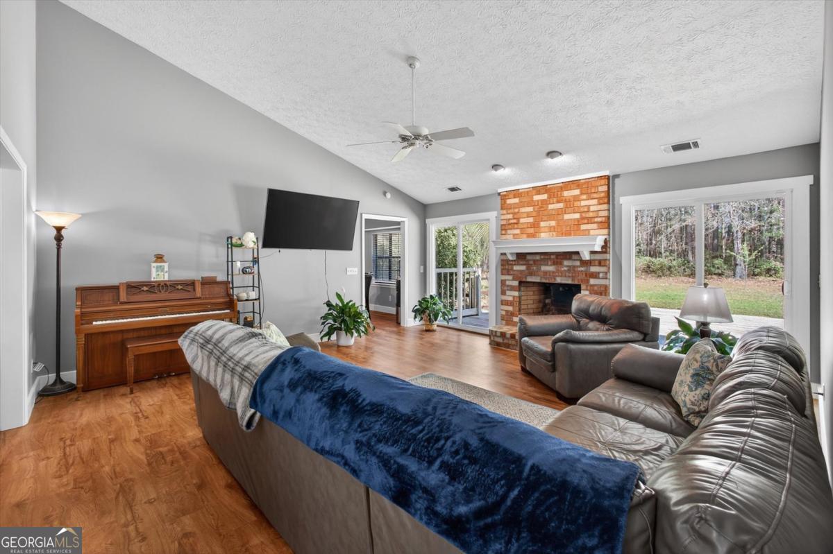 560 Log Landing Road Springfield GA 31329