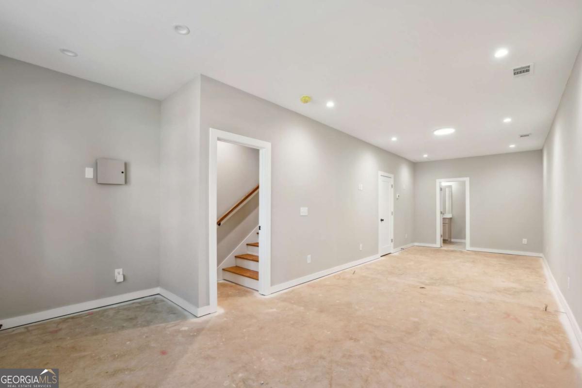 1095 Tucker Avenue Atlanta GA 30310