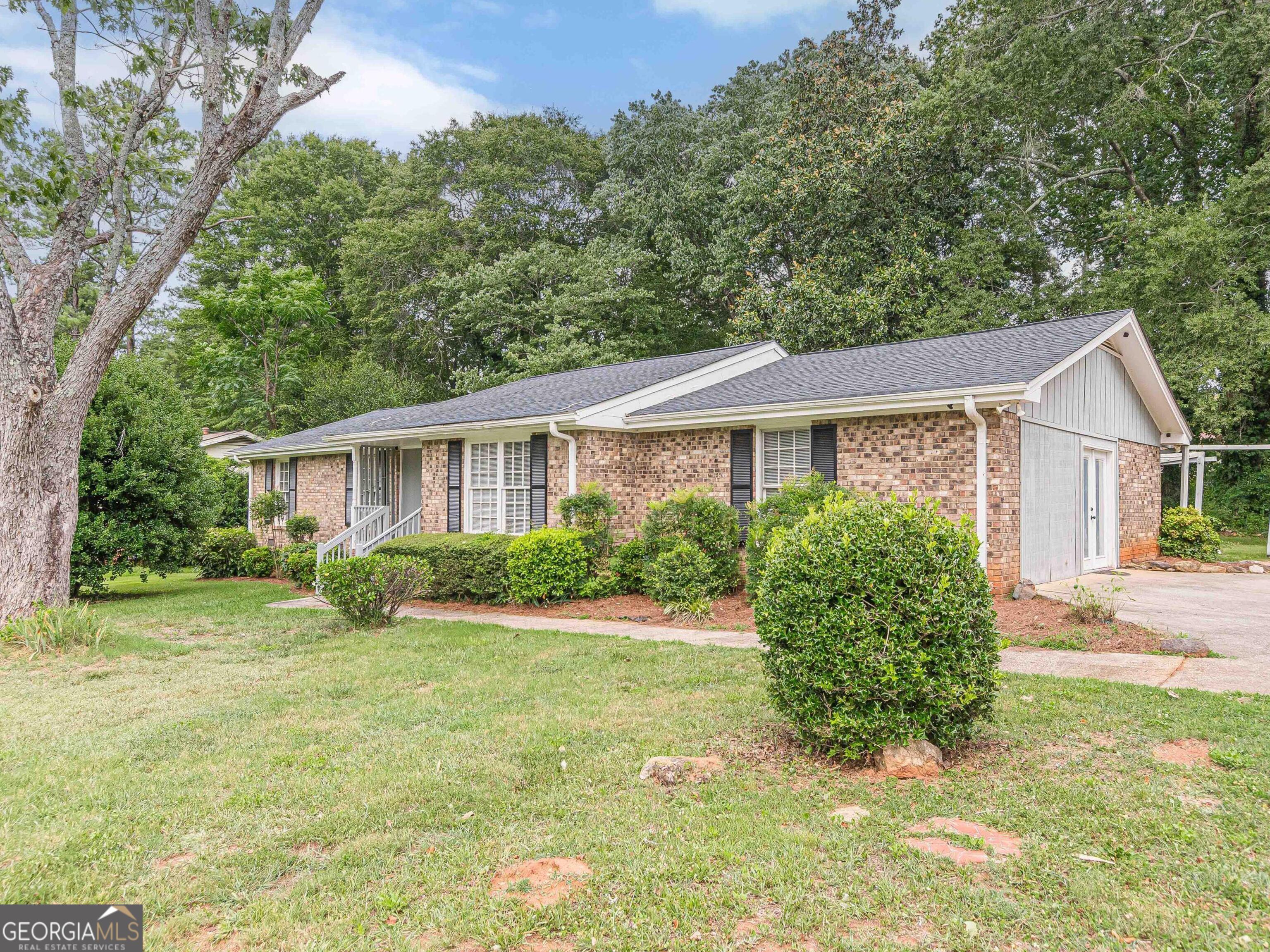 2521 Country Club Drive Conyers GA 30013