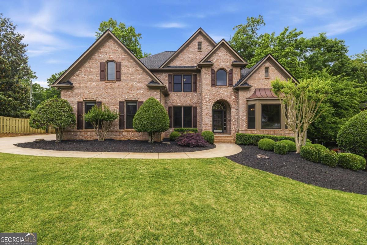 215 Lynwood Court Roswell GA 30075