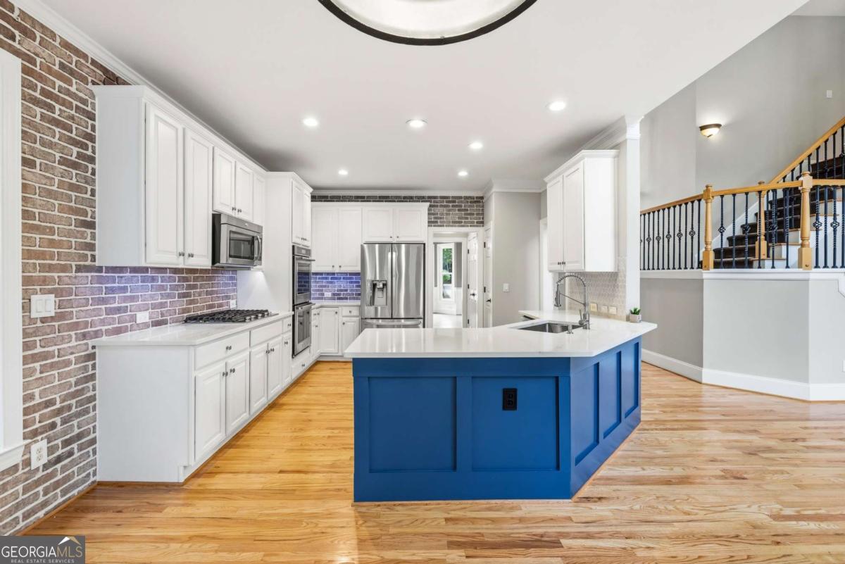 215 Lynwood Court Roswell GA 30075