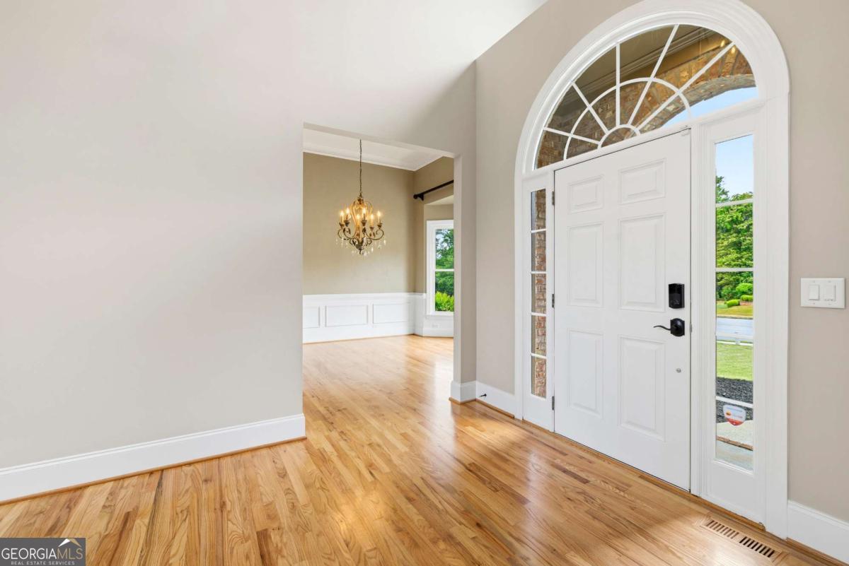 215 Lynwood Court Roswell GA 30075