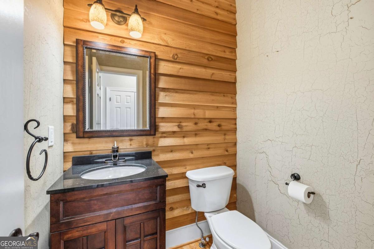 215 Lynwood Court Roswell GA 30075