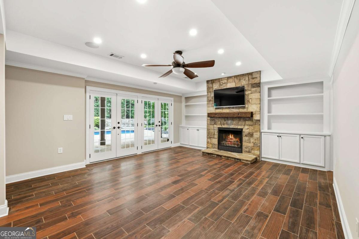 215 Lynwood Court Roswell GA 30075