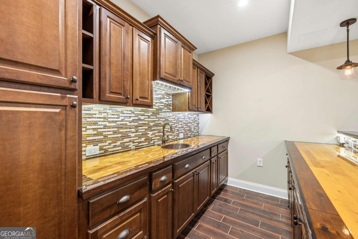 215 Lynwood Court Roswell GA 30075