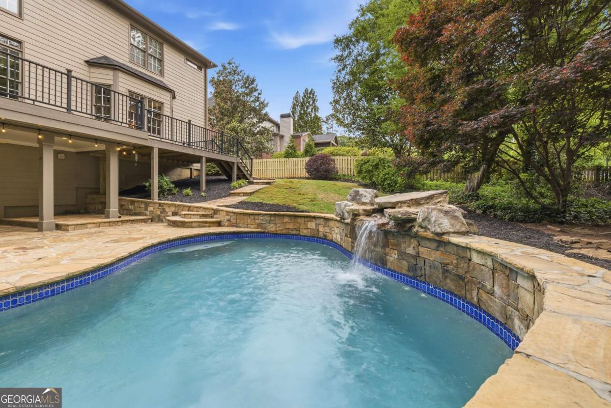 215 Lynwood Court Roswell GA 30075