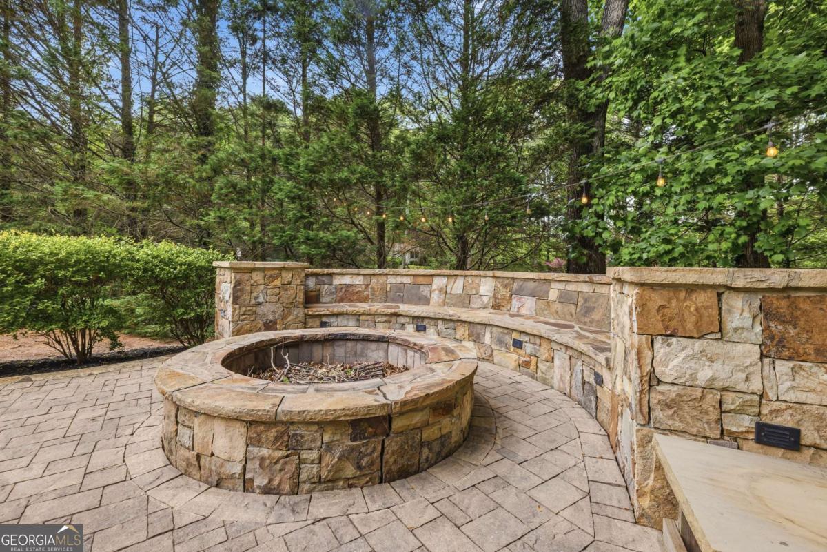 215 Lynwood Court Roswell GA 30075
