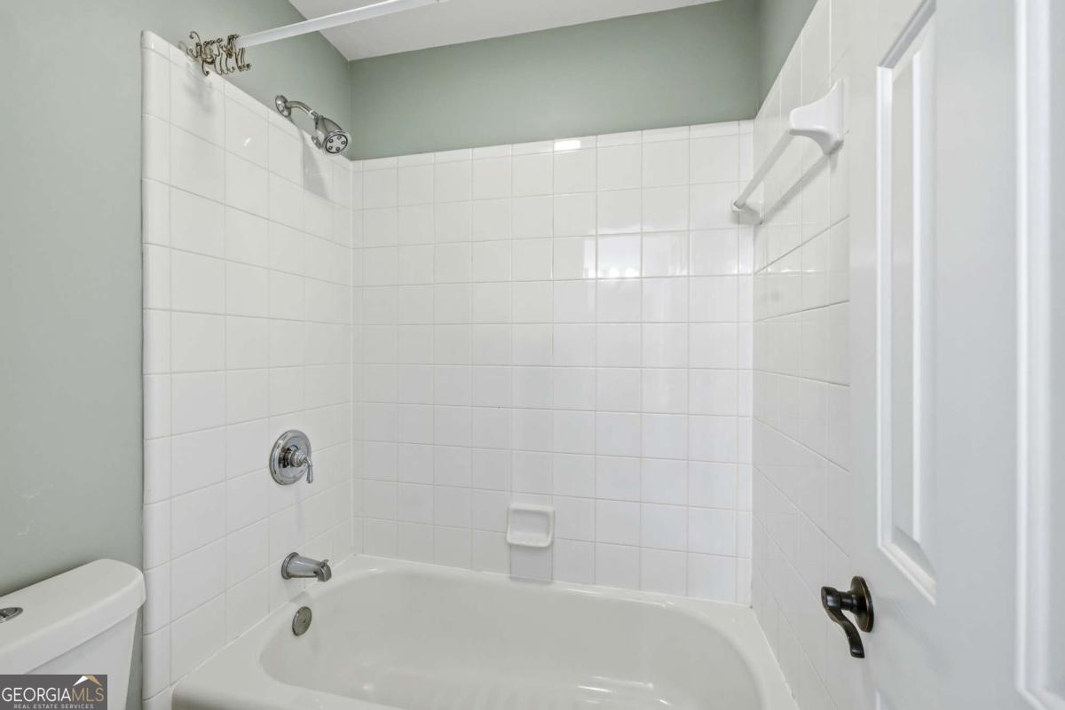 215 Lynwood Court Roswell GA 30075