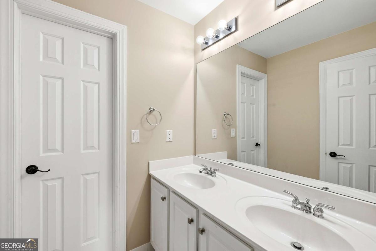 215 Lynwood Court Roswell GA 30075