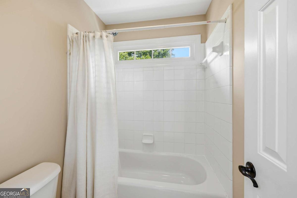 215 Lynwood Court Roswell GA 30075