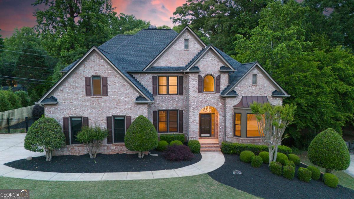 215 Lynwood Court Roswell GA 30075