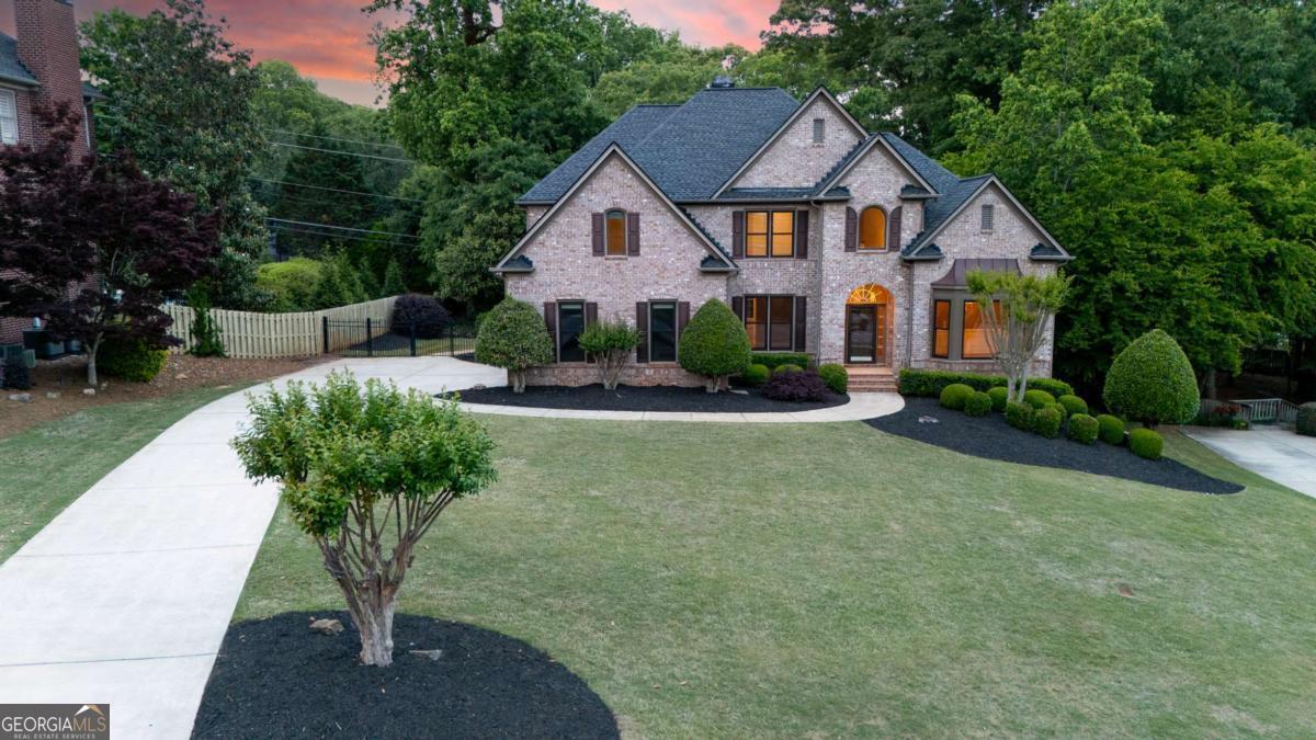 215 Lynwood Court Roswell GA 30075