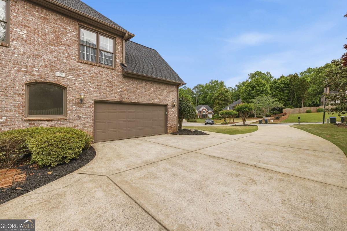 215 Lynwood Court Roswell GA 30075