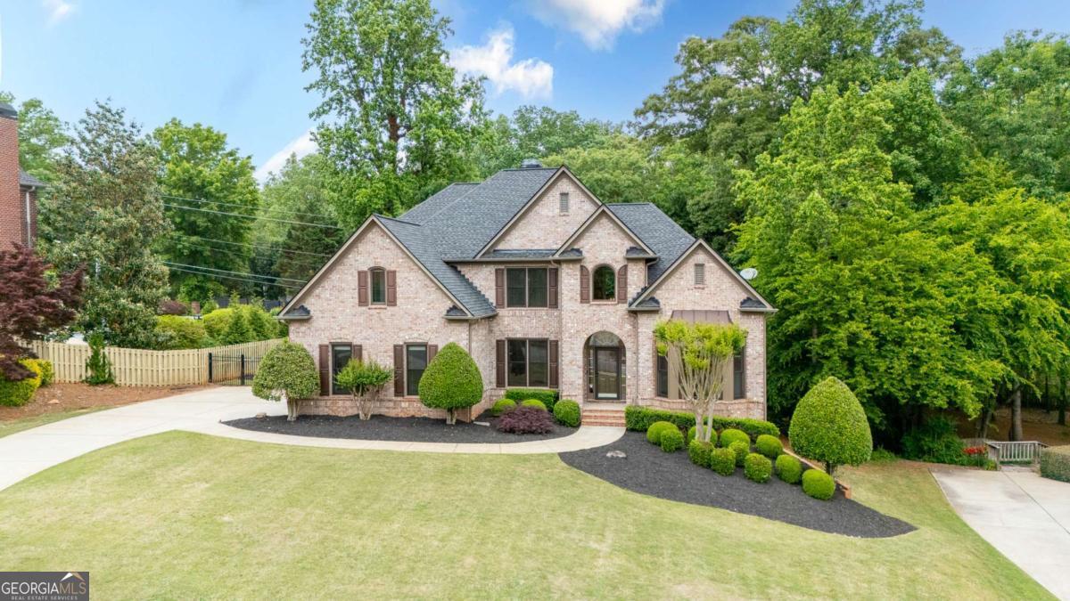 215 Lynwood Court Roswell GA 30075