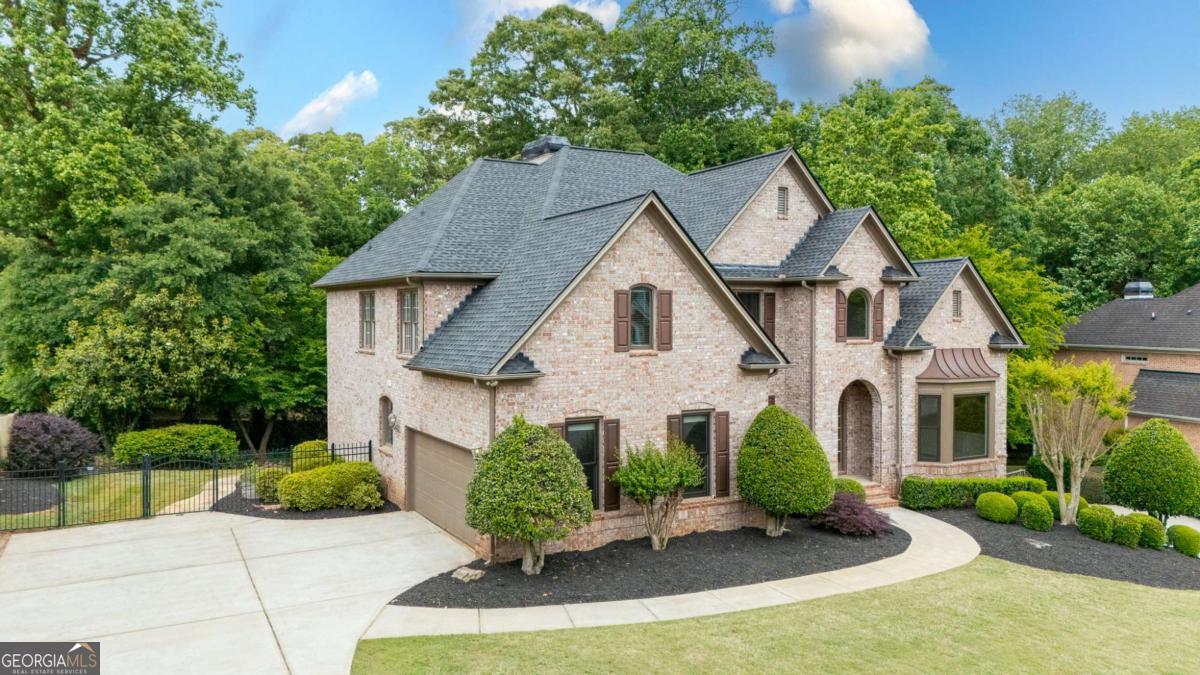 215 Lynwood Court Roswell GA 30075