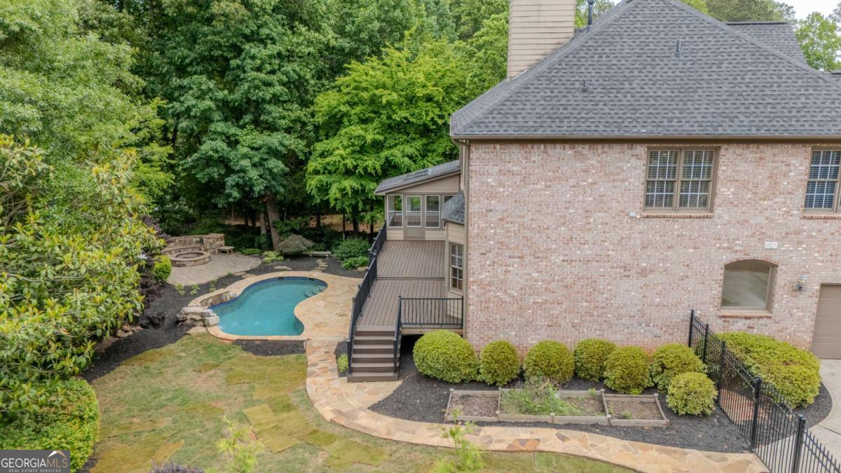215 Lynwood Court Roswell GA 30075