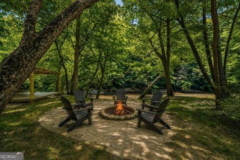 982 Golden Avenue Dahlonega GA 30533