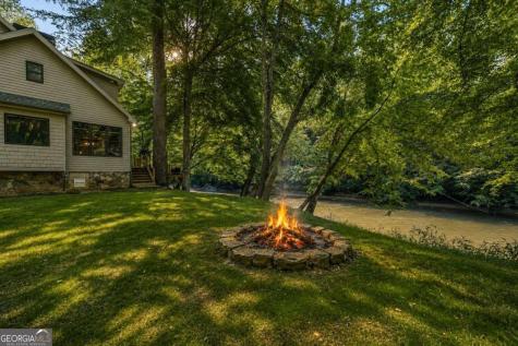 982 Golden Avenue Dahlonega GA 30533