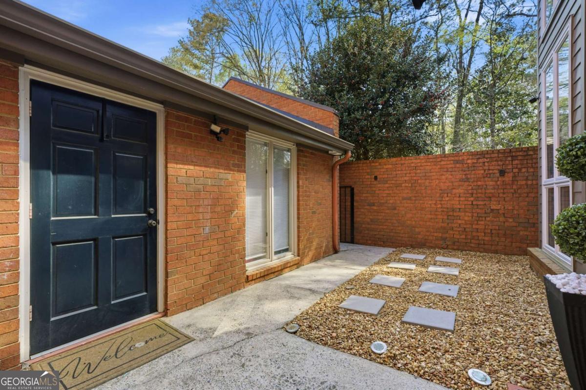 47 Willow Glen Atlanta GA 30342
