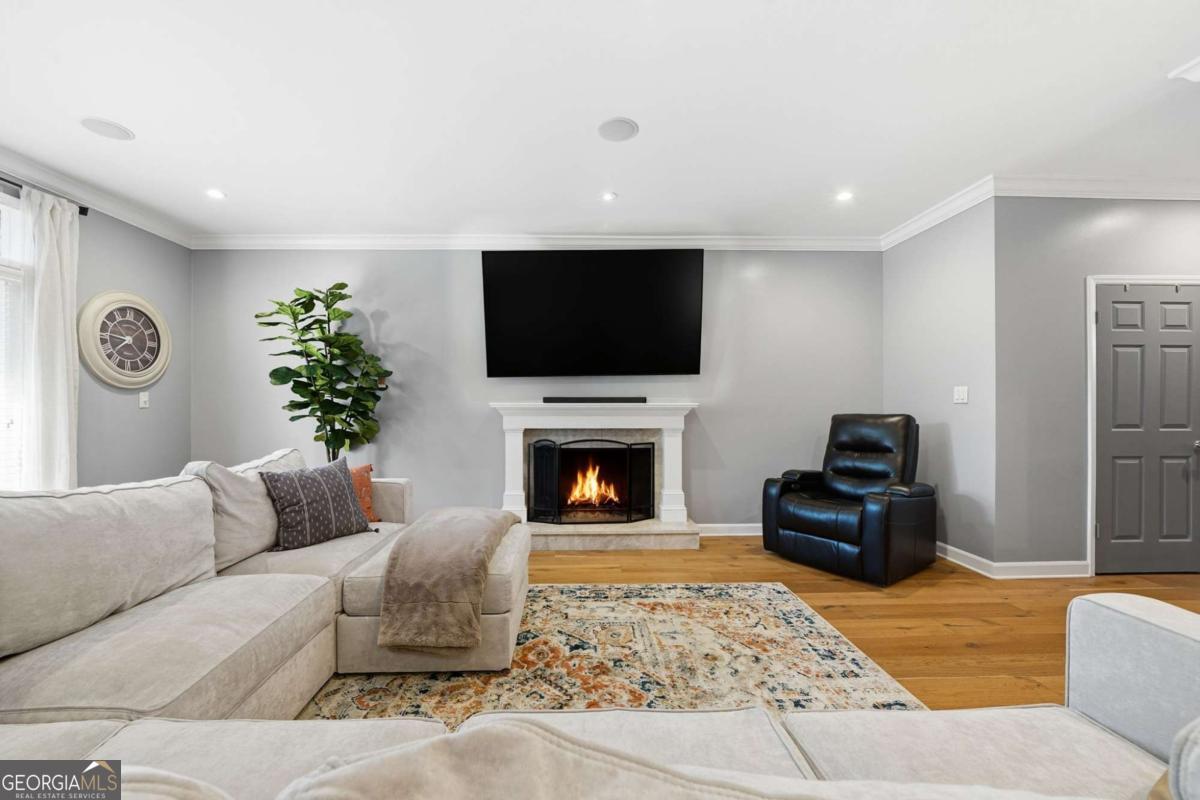 47 Willow Glen Atlanta GA 30342