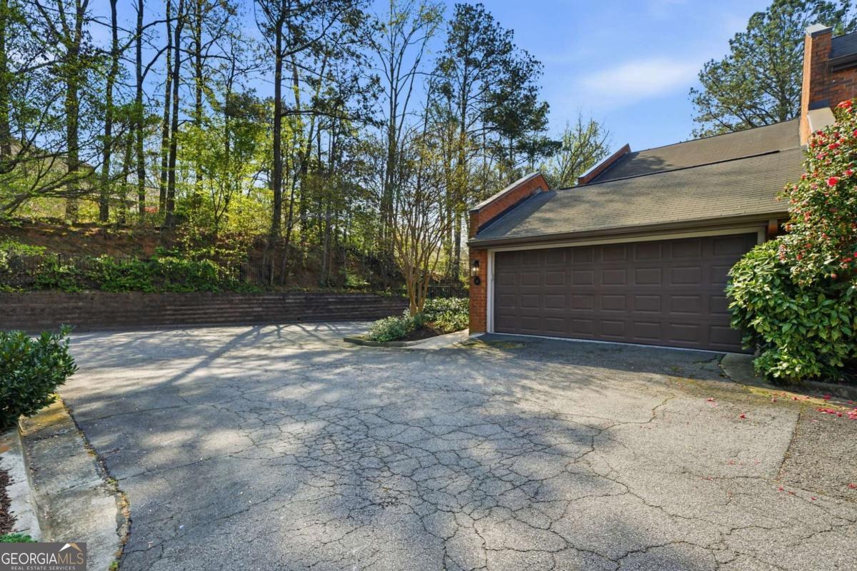 47 Willow Glen Atlanta GA 30342