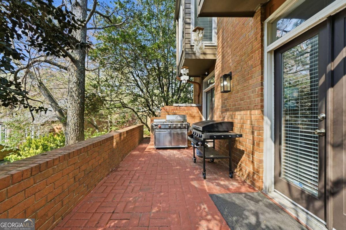47 Willow Glen Atlanta GA 30342