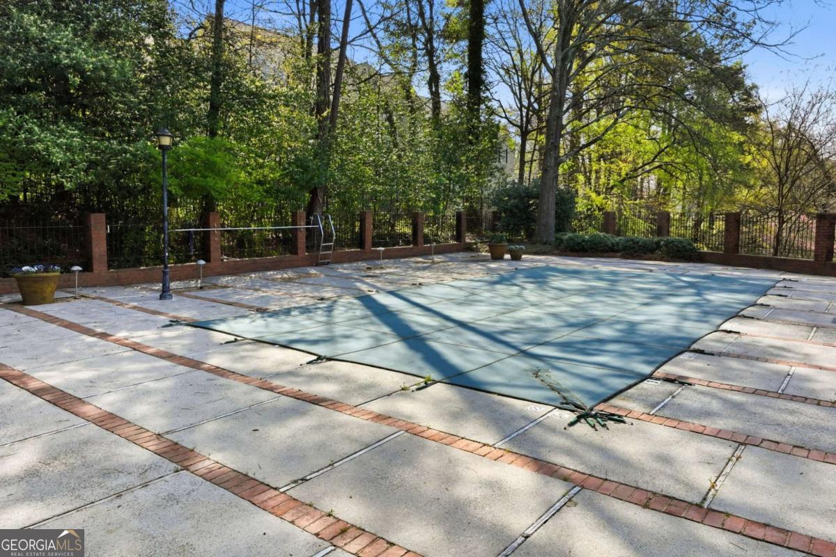 47 Willow Glen Atlanta GA 30342