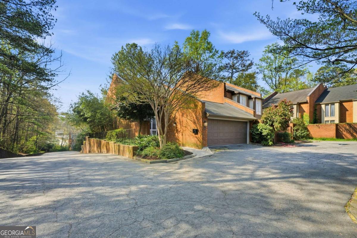 47 Willow Glen Atlanta GA 30342