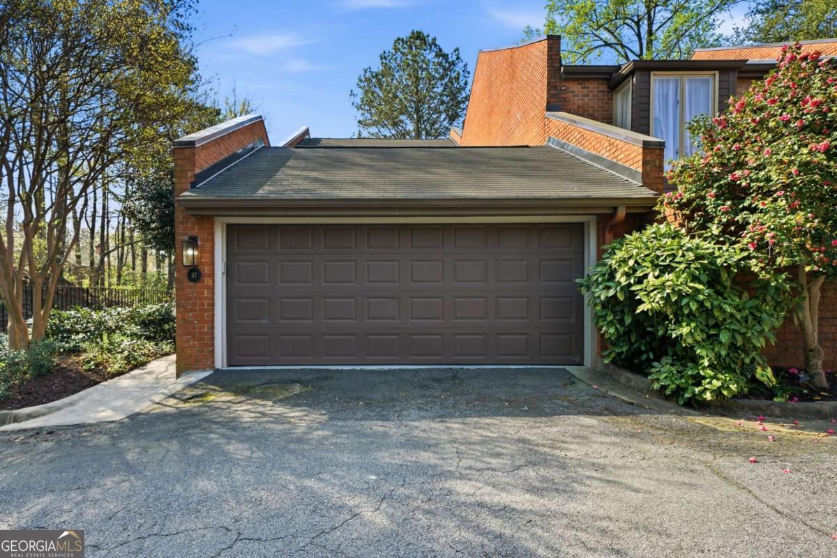 47 Willow Glen Atlanta GA 30342