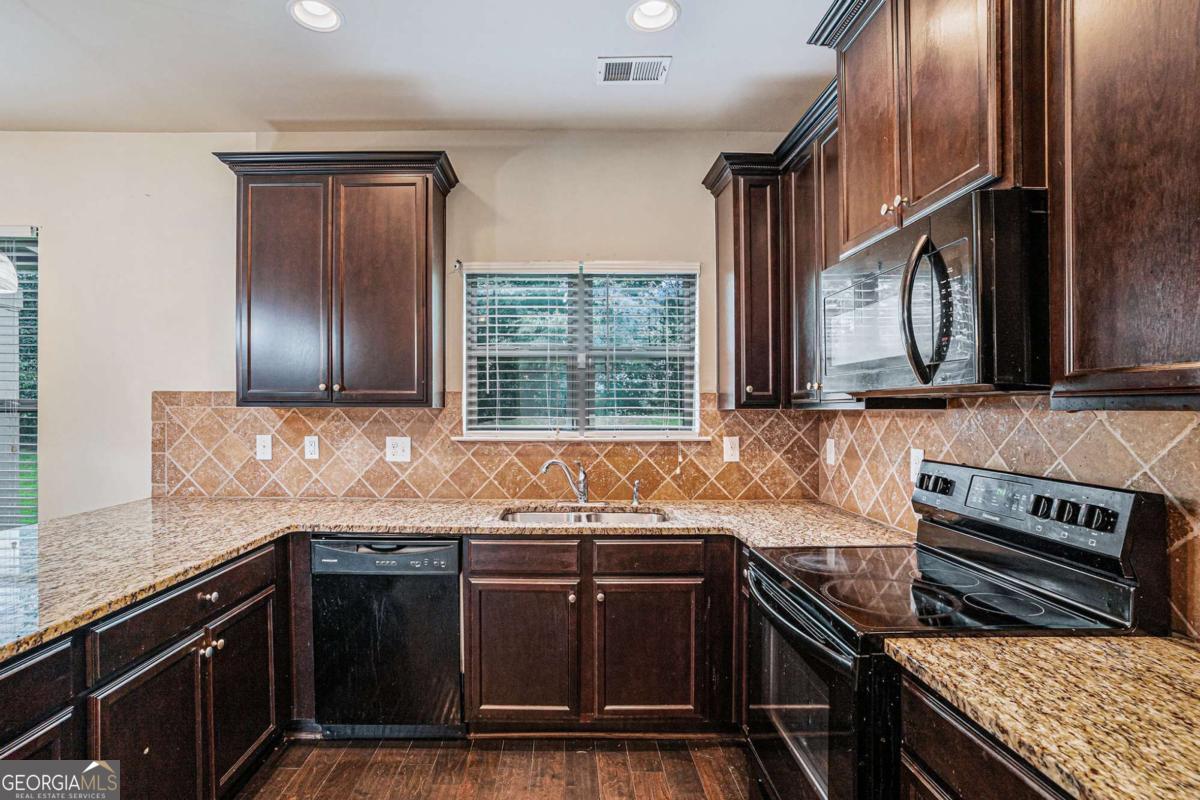 6870 Diamond Drive Rex GA 30273