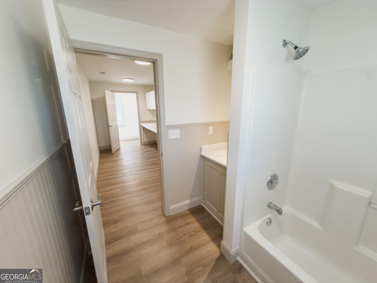 5885 Val Del Road Hahira GA 31632