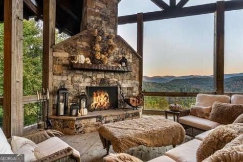 888 Wolf Creek Lane Blairsville GA 30512