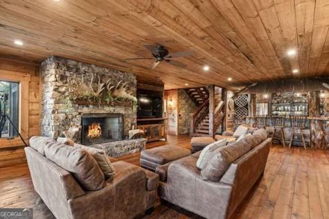 888 Wolf Creek Lane Blairsville GA 30512