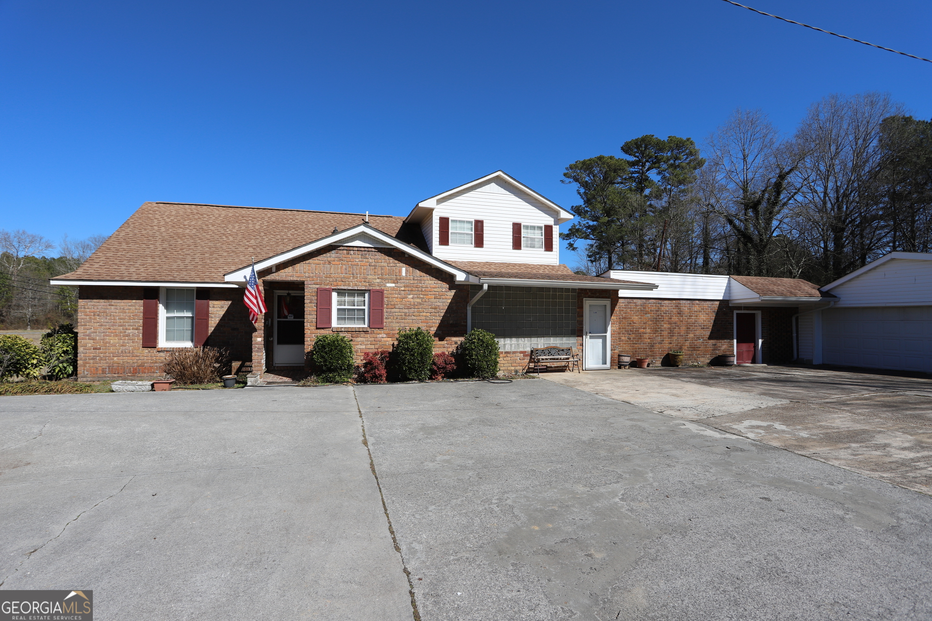 6791 Highway 114 Lyerly GA 30730