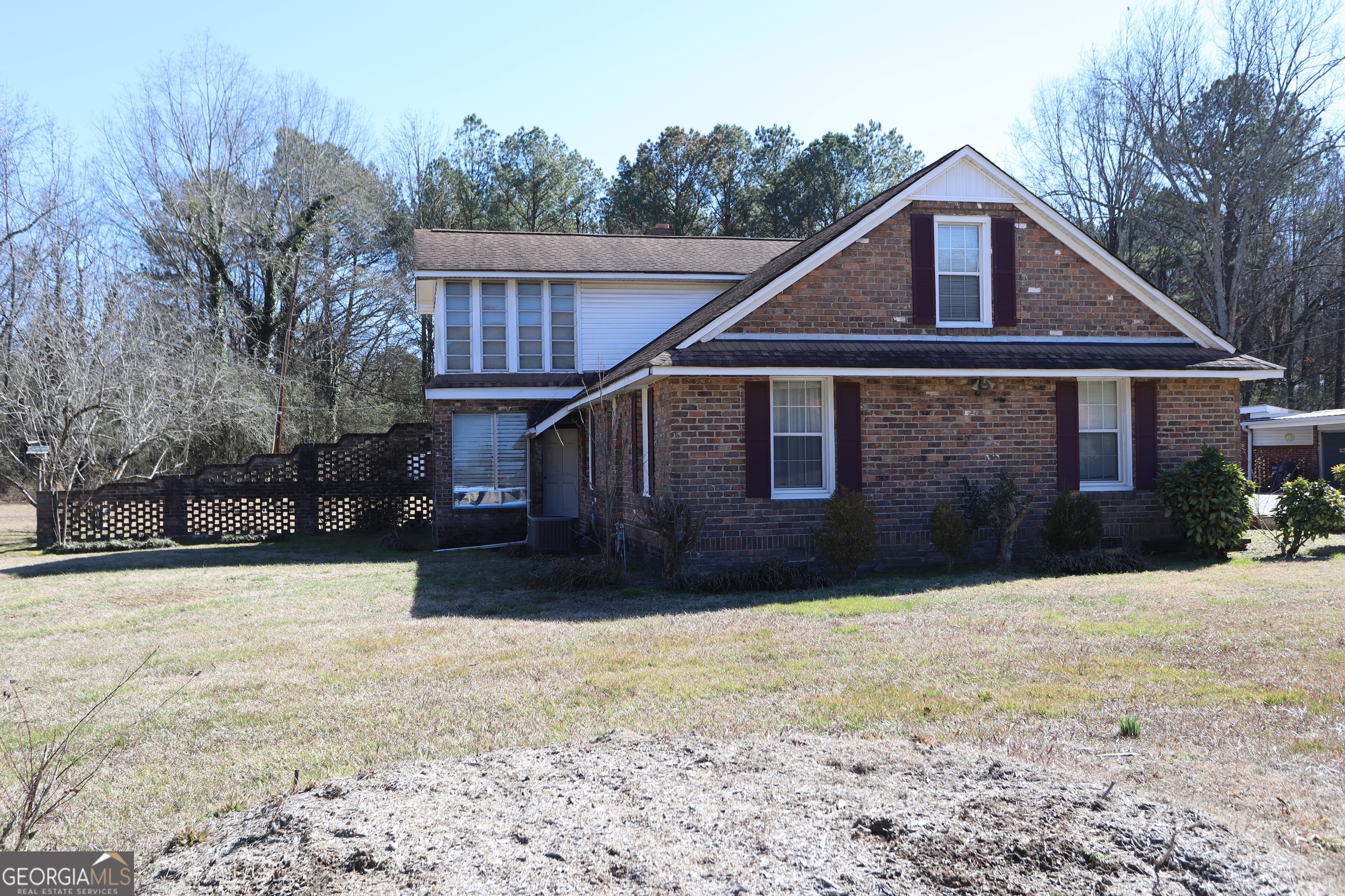 6791 Highway 114 Lyerly GA 30730