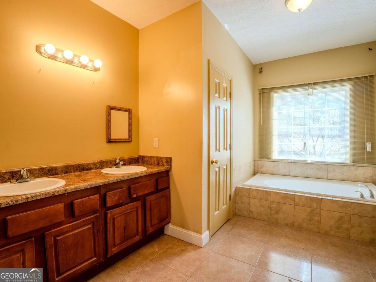 4050 Old Fairburn Road Atlanta GA 30349