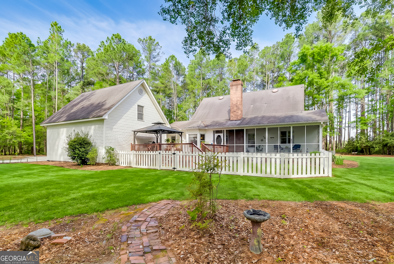 5012 Old Groveland Road Pembroke GA 31321