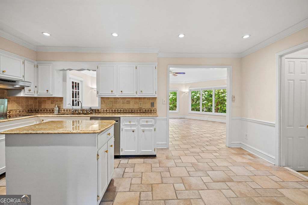 5054 Pine Bark Circle Dunwoody GA 30338