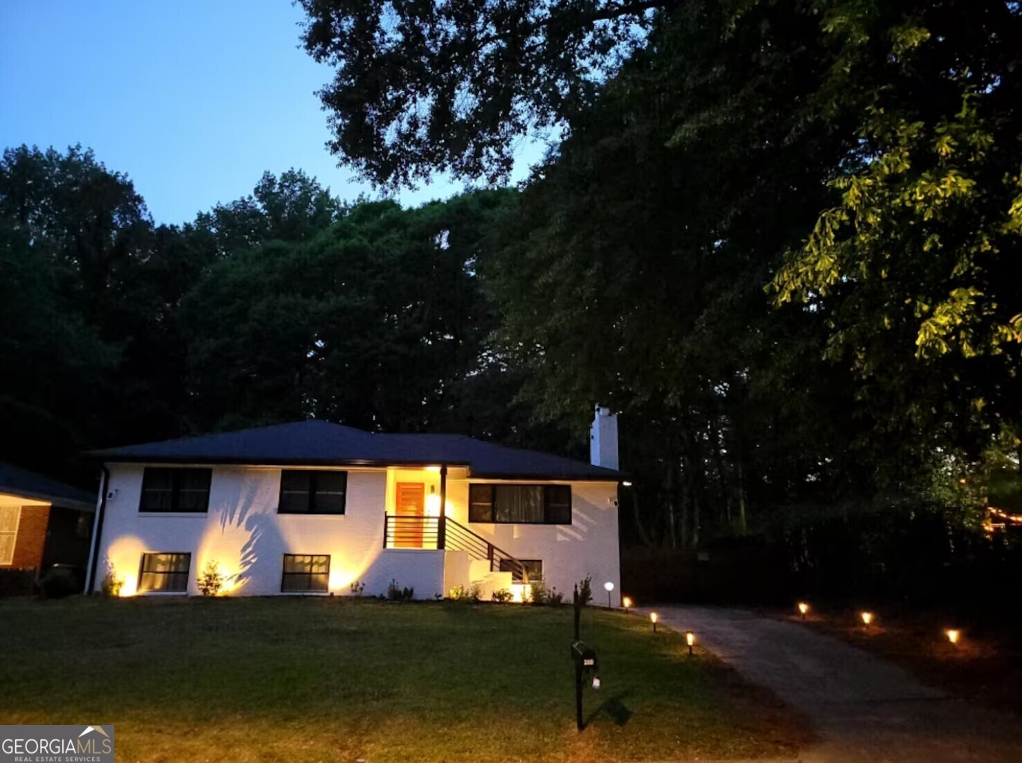 280 W Lake Drive NW Atlanta GA 30314