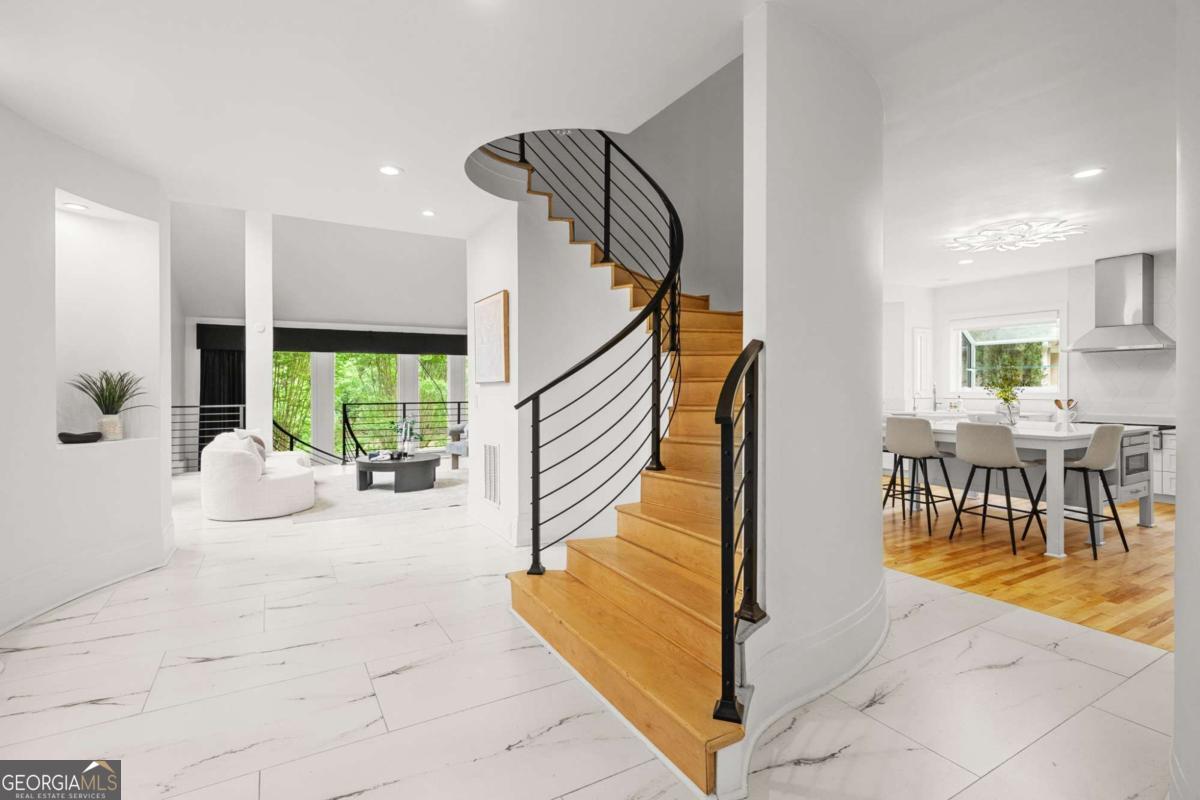 4 Vale Close NE Atlanta GA 30324