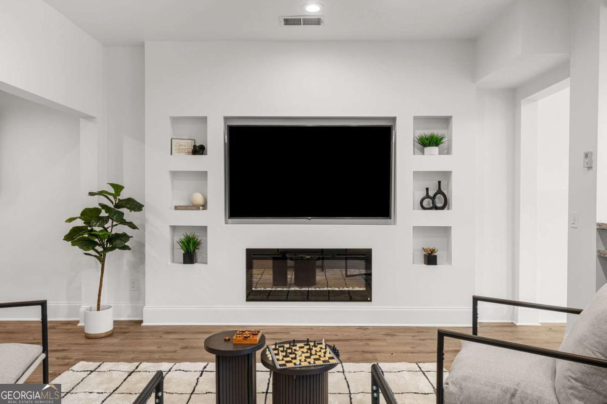 4 Vale Close NE Atlanta GA 30324