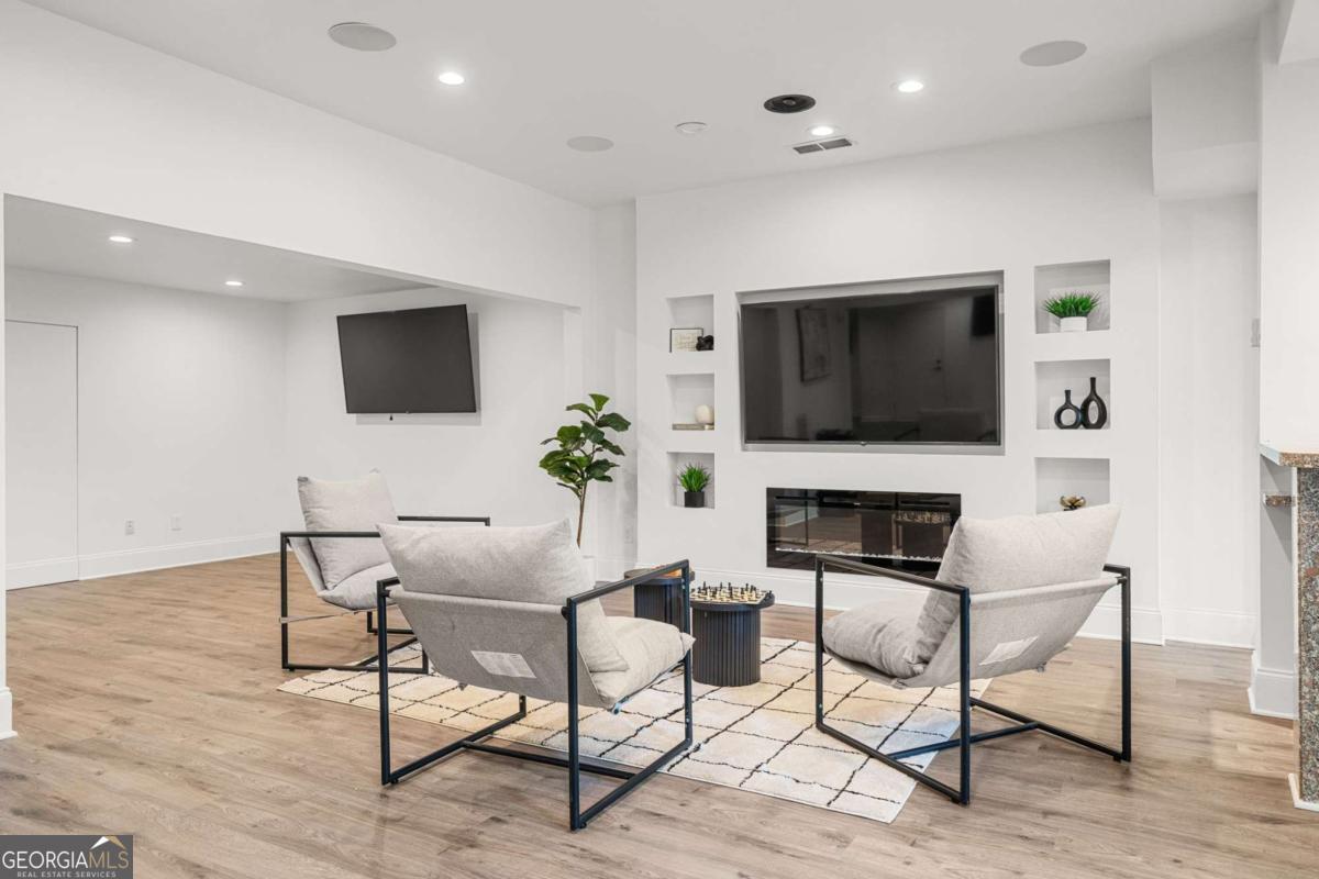 4 Vale Close NE Atlanta GA 30324