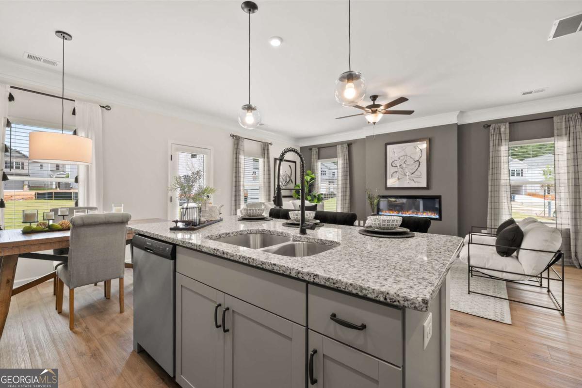 828 Crescent Drive Riverdale GA 30274