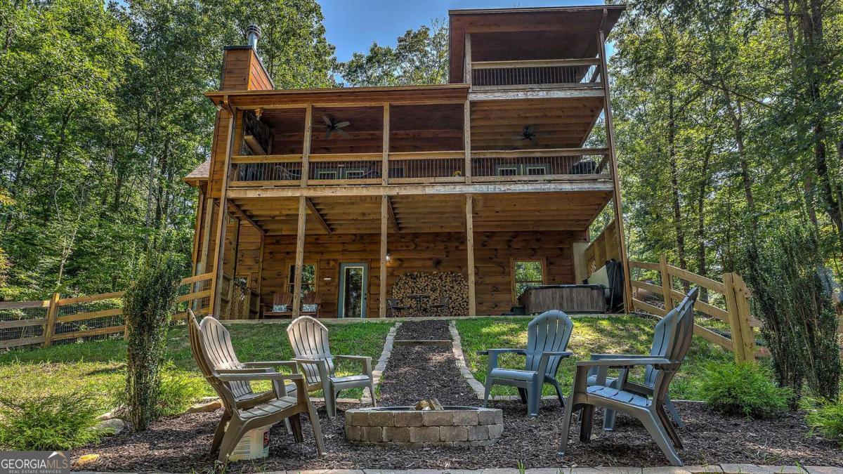 44 Windy Valley Spur Blue Ridge GA 30513