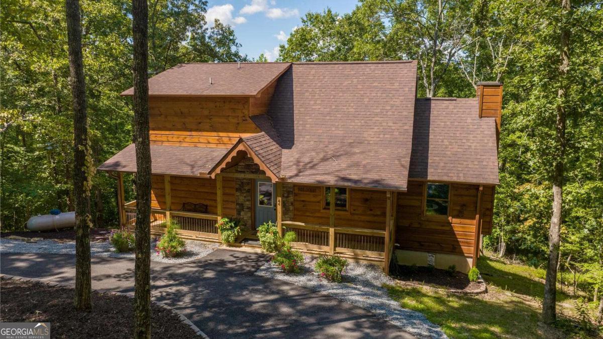 44 Windy Valley Spur Blue Ridge GA 30513